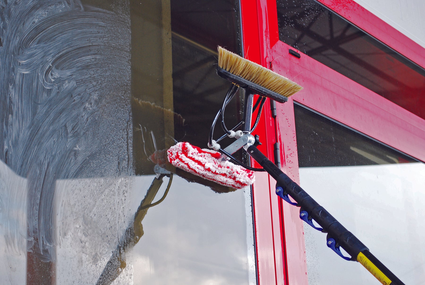 A BRIEF HISTORY OF WINDOW CLEANING